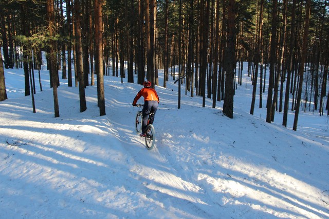 Прекрасная солнечная погода стояла на 3 этапе зимней велогонки в Дюнах